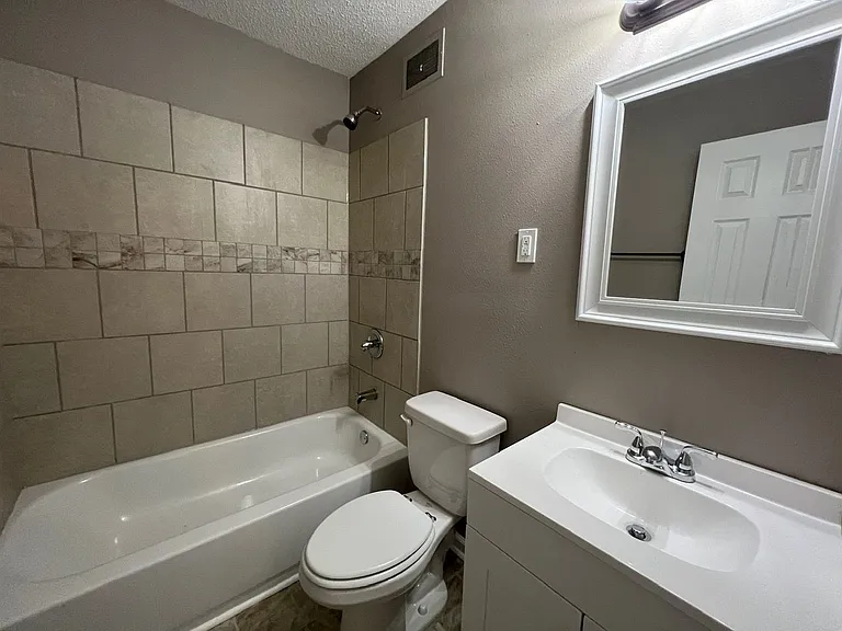 3614 Hallbrook St — Photo 7
