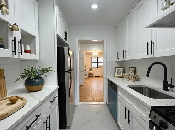 44-21 Macnish Street image 1 of 7