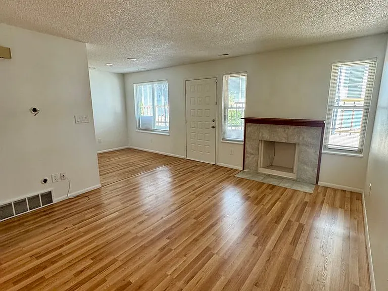 2640 Hearthwood Ln — Photo 5