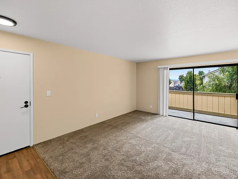 The Peppertree Apartments — Photo 40