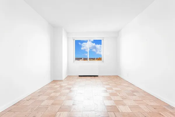 Rented by Olnick Organization | media 7