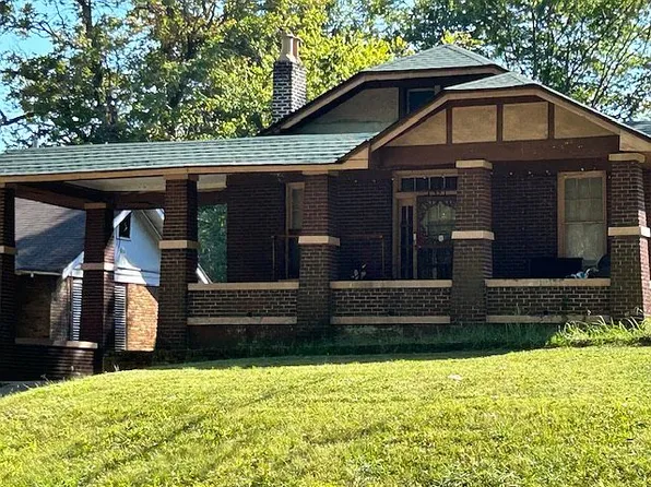 1371 S Pkwy E, Memphis, TN 38106