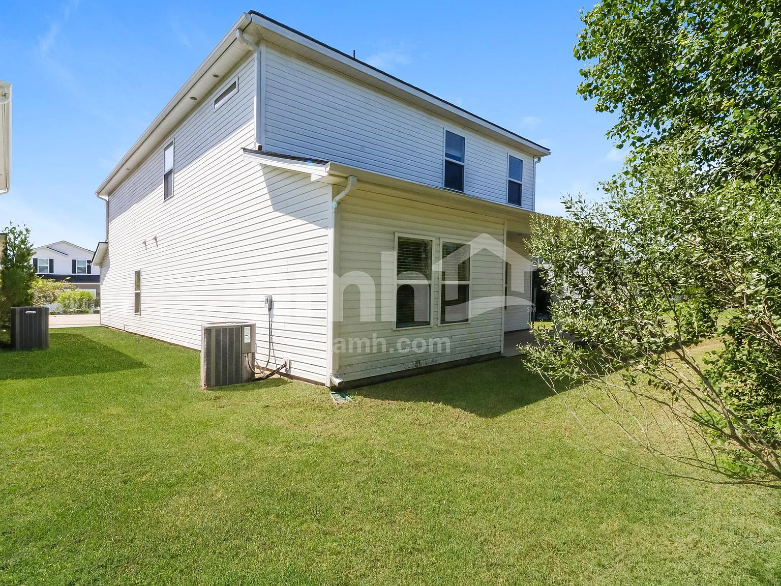 4 bed, 3.5 bath, 2266 sqft, $2,335 — Photo 4