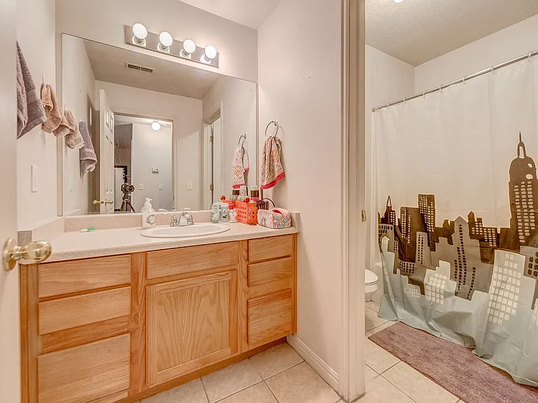 583 N University Ave #313 — Photo 10
