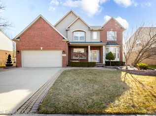 3585 Everett Dr, Rochester Hills, MI 48307