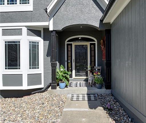3rd image of 1232 SW Coachlight Dr