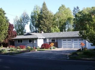 1960 Crestbrook Rd, Medford, OR 97504