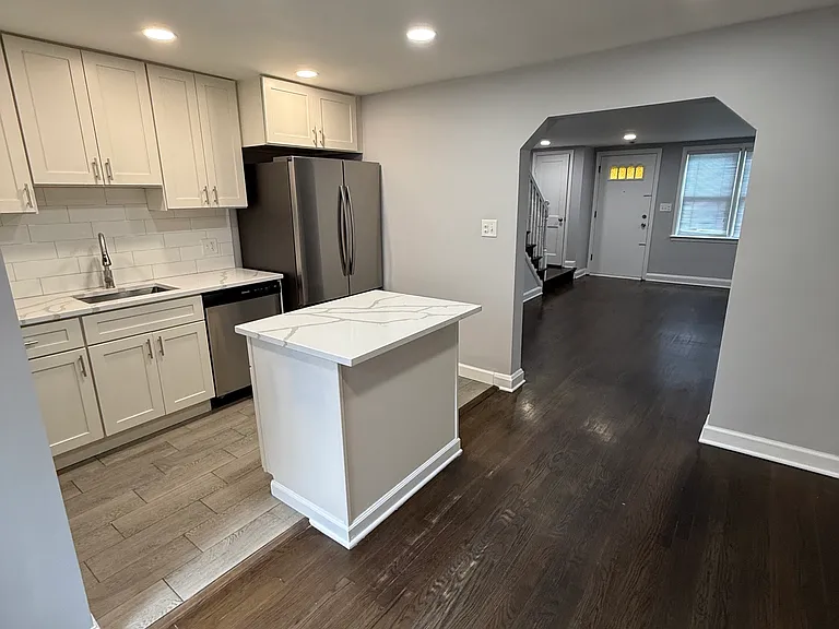 1010 Parksley Ave — Photo 1