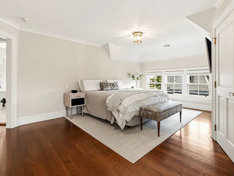 250 Milbank Ave #B — Photo 25