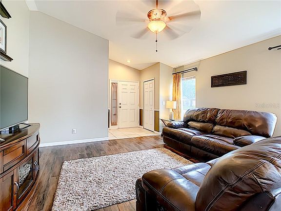 5th image of 10613 Lakeside Vista Dr