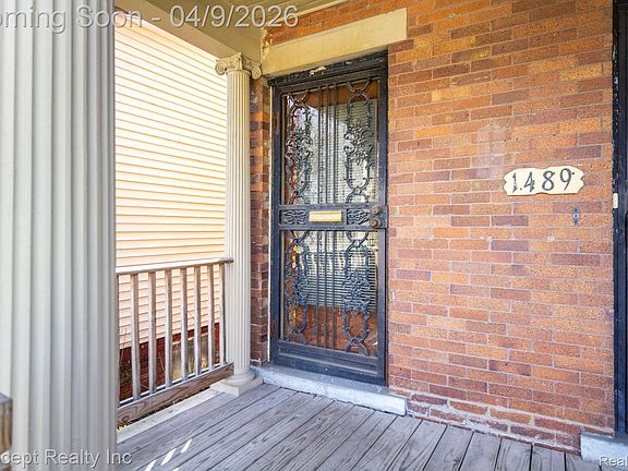 5th image of 1489 Clark St