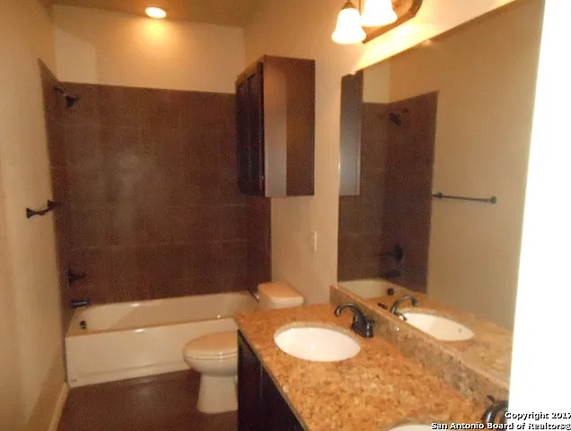 113 Joanne Cv — Photo 10