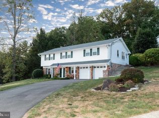 3813 King Arthur Rd, Annandale, VA 22003
