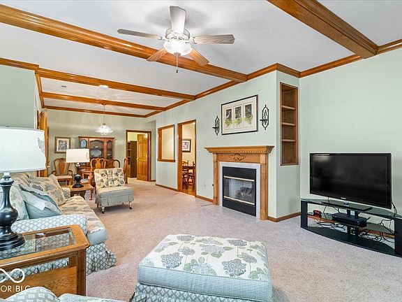 4th image of 566 Cresthaven Dr