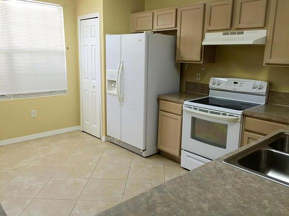4th image of 292 Marion Pl