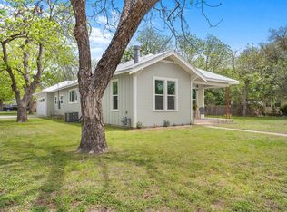 114 W Morse St, Fredericksburg, TX 78624