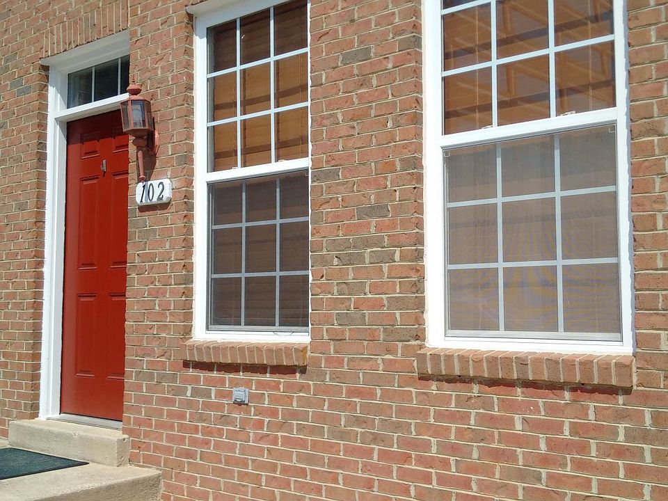 Private Street Entry