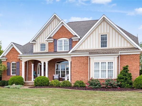 2413 Stonington Way, Zanesville, OH 43701
