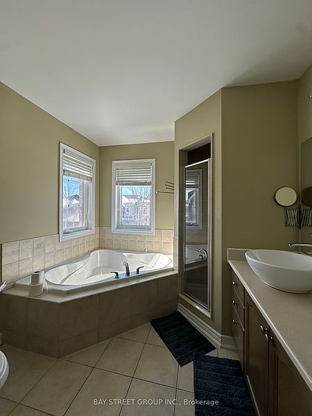 Richmond Hill Townhouse for rent - 4 Bedrooms — photo 28
