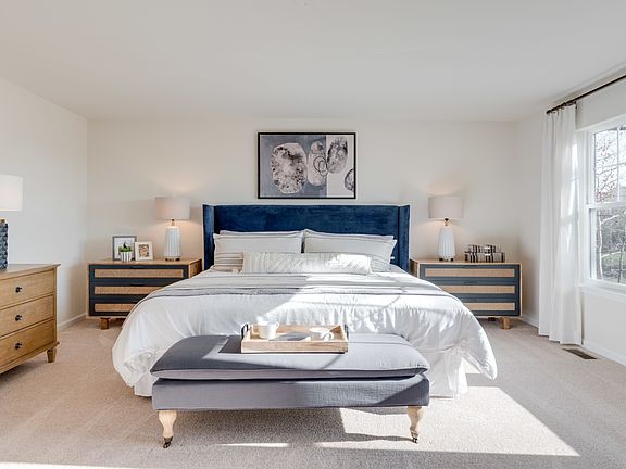 Owner s suite with ample sun light