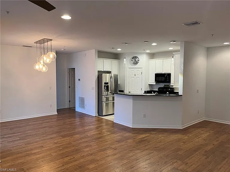 23420 Alamanda Dr #202 — Photo 3