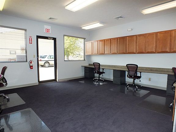 4th image of 530 N Broadway St