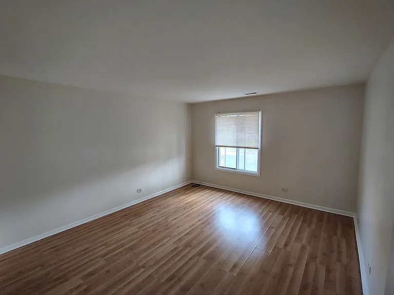 4424 Euclid Ave #1D — Photo 11
