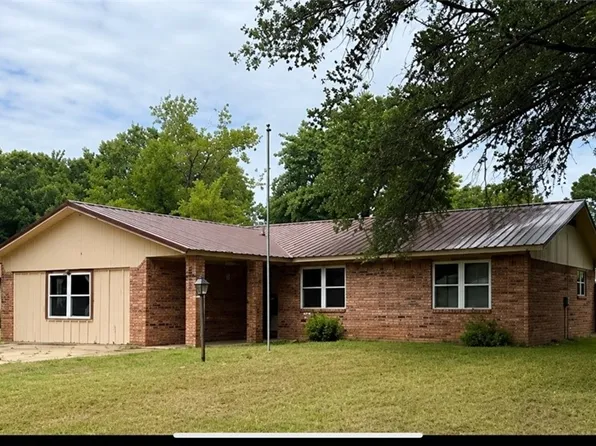 1500 Arthur St, Idabel, OK 74745