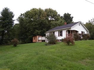 937 4th St NE, Pulaski, VA 24301