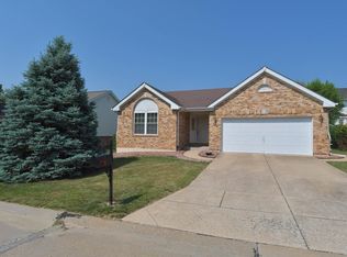 929 Claybend Dr, Ballwin, MO
