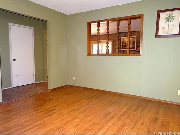 3rd image of 6202 S Troost Ave