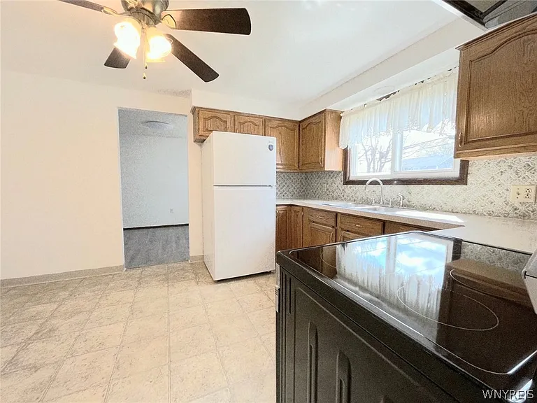 182 Woodcrest Dr — Photo 10