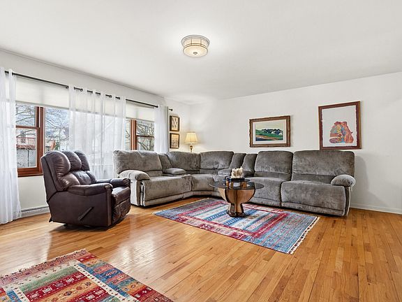 5th image of 1517 Royal Oak Ave