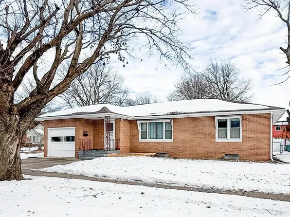 208 5th Ave NE, Belmond, IA 50421