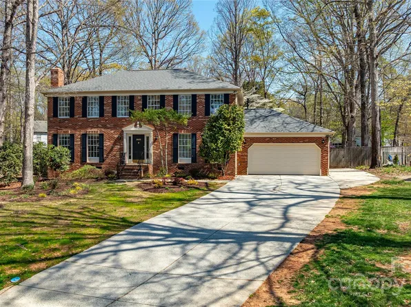 2605 Willowdale Ln, Matthews, NC 28105