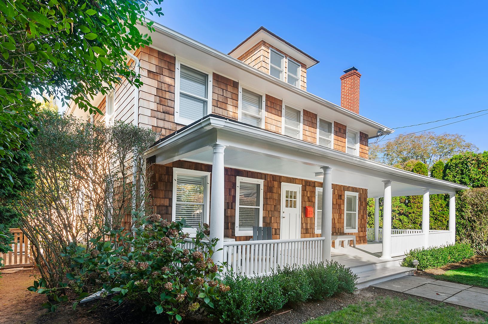 29 Pleasant Front Entrance