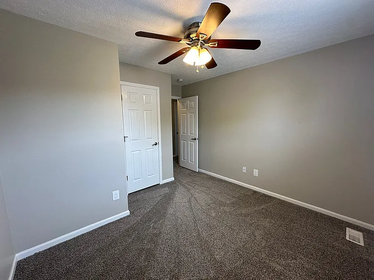 3929 Pinoak View Ct — Photo 21