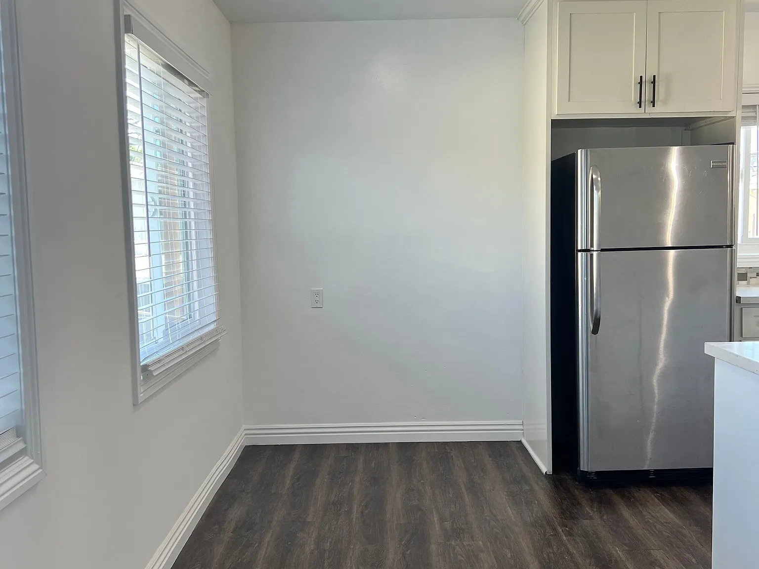 2 bed, 900 sqft, $2,200 — Photo 2