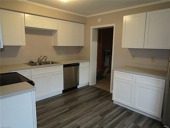 3rd image of 2428 Willis St