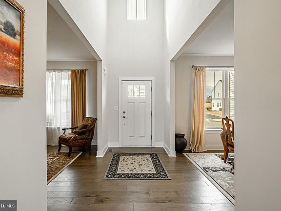 4th image of 132 Violet Way