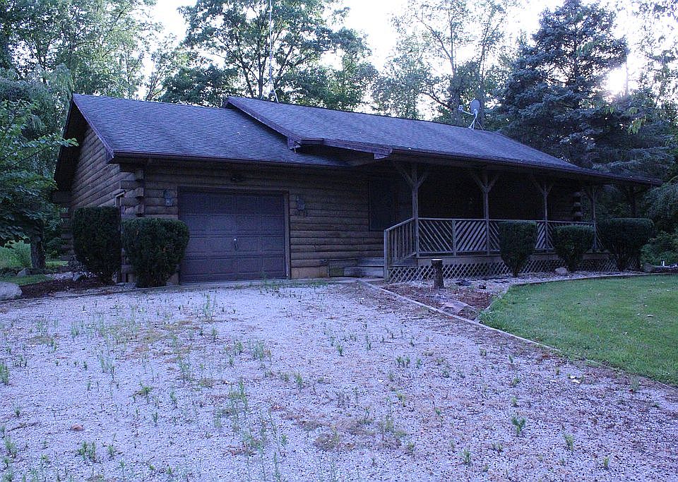 Front of house & drive