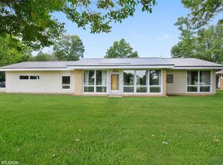 3905 Hudson Rd, Cedar Falls, IA 50613