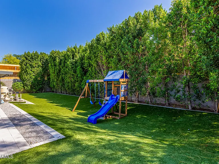 1629 E Montebello Ave — Photo 81