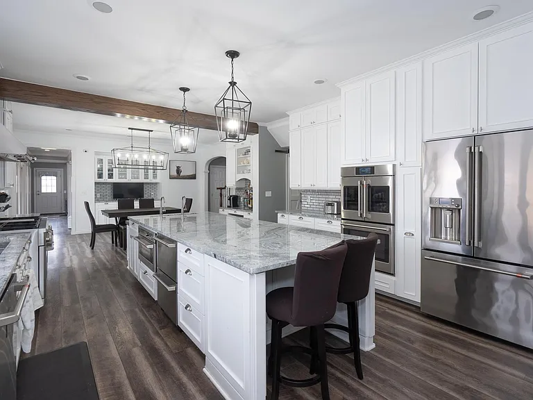 2401 E Brocker Rd — Photo 12