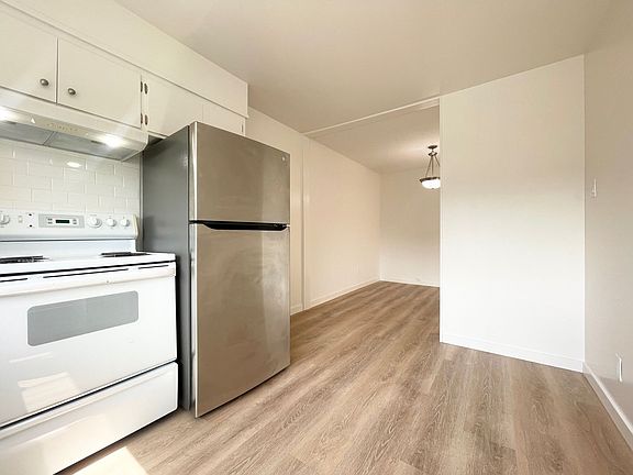 3rd image of 342 24th Ave APT 201