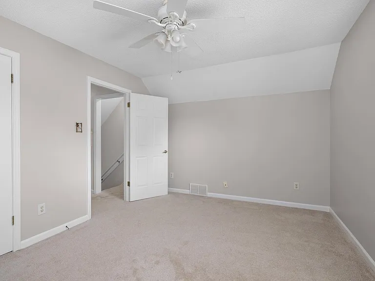 3075 Stonecrest Cir — Photo 35
