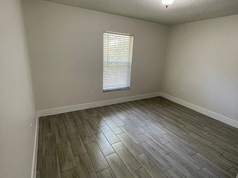 2941 Omaha Dr — Photo 12