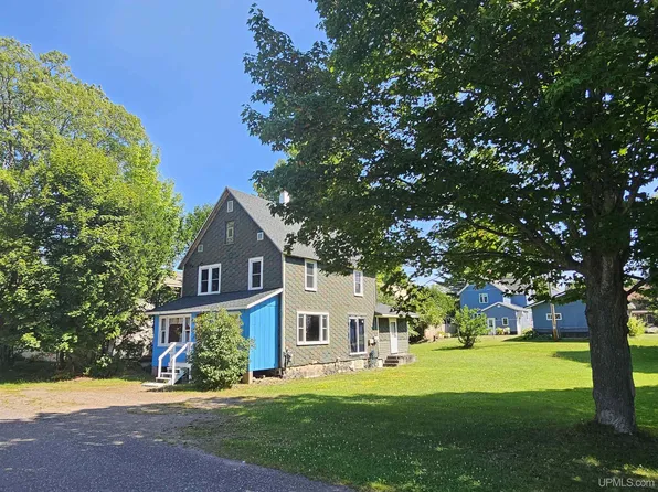 310 Ahmeek St, Copper City, MI 49917