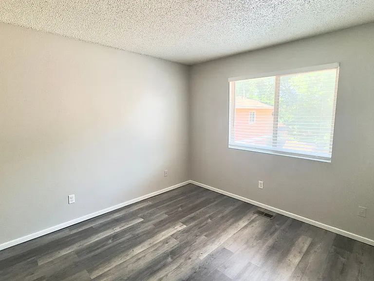 2609 E Dale St. — Photo 13