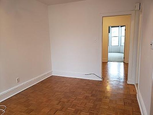 3rd image of 405 17th St #2